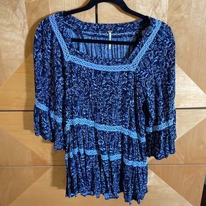 Free People Floral womens tunic top size xs, blue floral